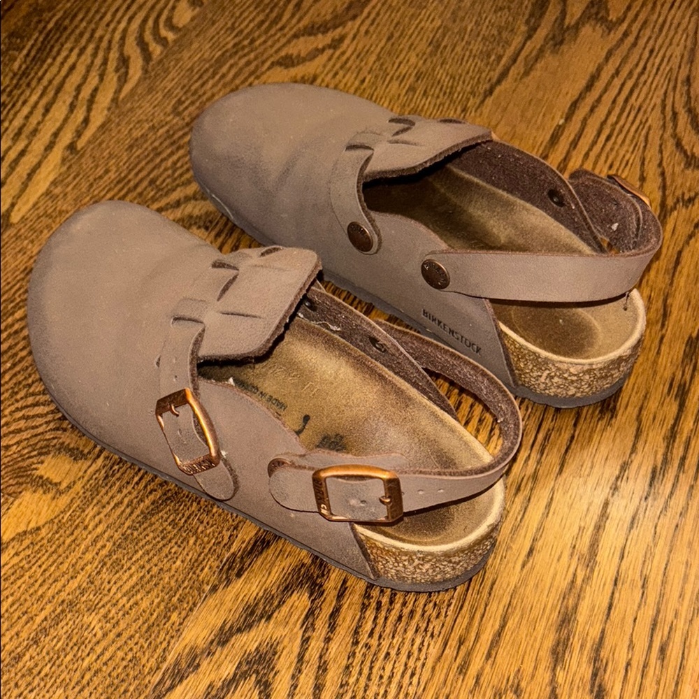 Kids Brown Birkenstock Clogs